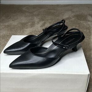 Vionic Jacynda Black Pointed Toe Slingback Kitten Heels